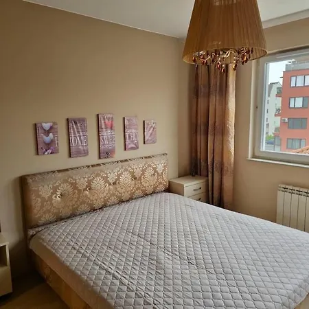 Bright And Spacious With Panoramic Views Apartament