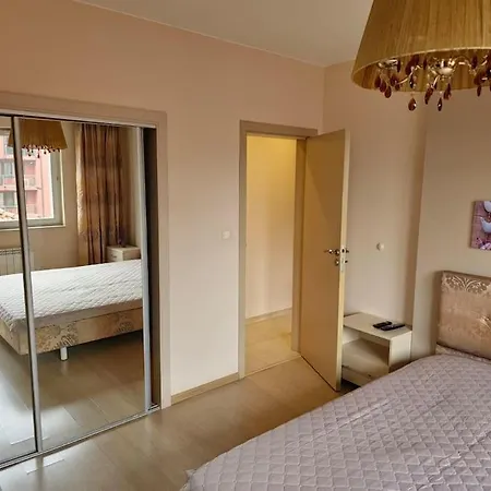 Bright And Spacious With Panoramic Views 소피아