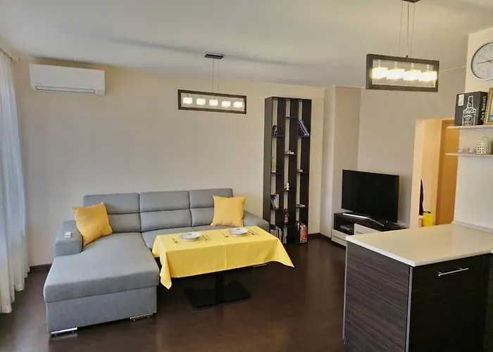 Bright And Spacious With Panoramic Views * Sofya